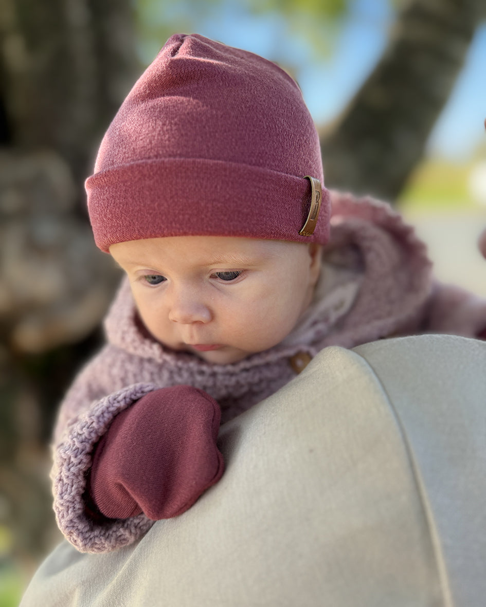 Newborn mittens