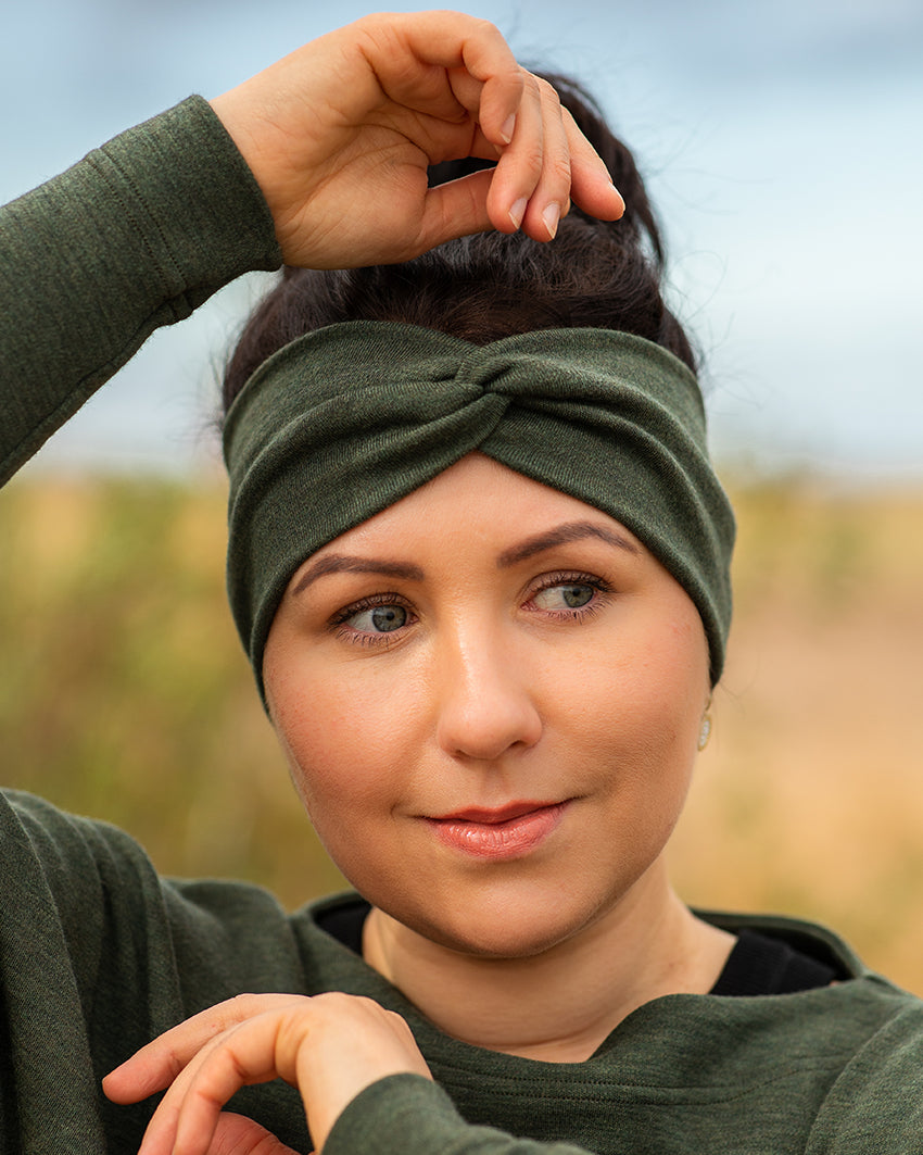 KNOTTED MERINO HEADBAND – FOREST GREEN