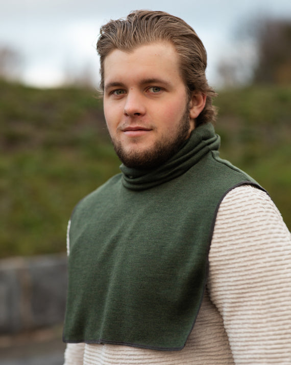 Ninjako kauluri metsänvihreä – lämmittää rintaa ja selkää tuulelta