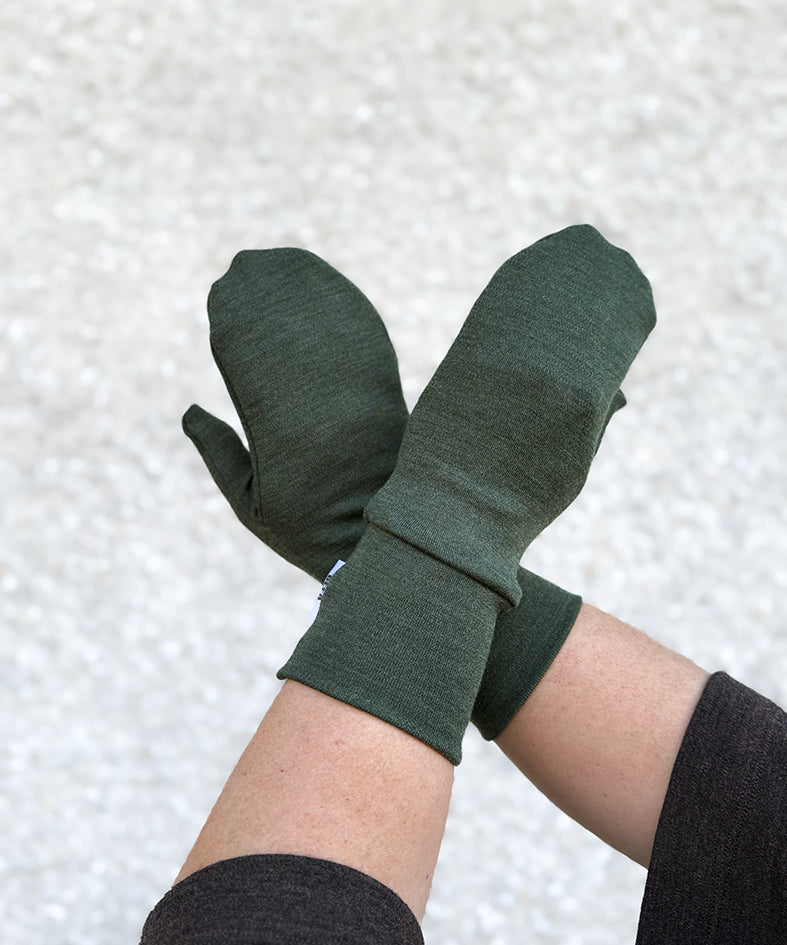 Alulapaset metsänvihreä kädessä – pehmeät, eivät hiosta, 100% merinovillaa