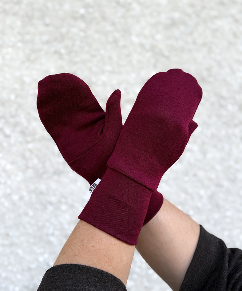 Viininpunaiset alulapaset aikuisille - Pitää sormet lämpimänä