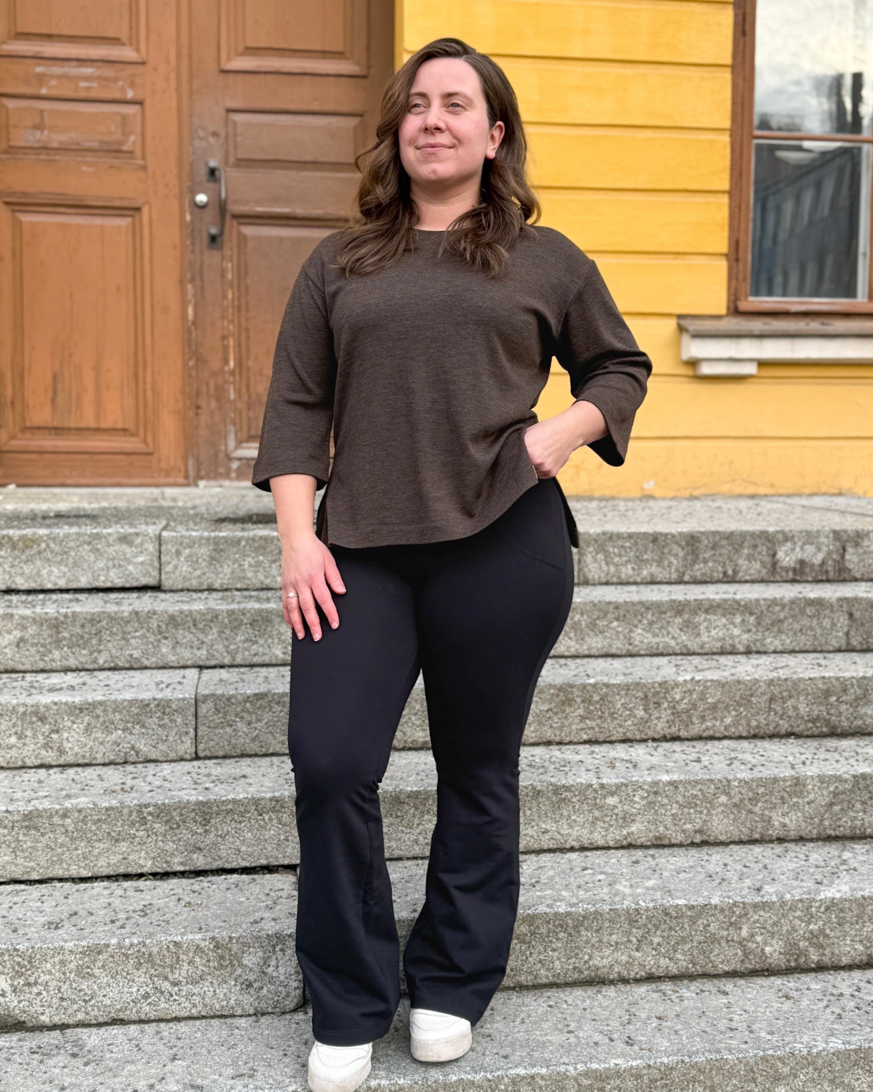 Naisten trumpettihousut usealla lahjepituudella